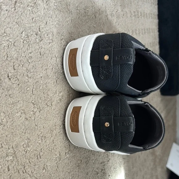 Dr. Scholl's Black Slip-On Flats - Picture 5 of 6